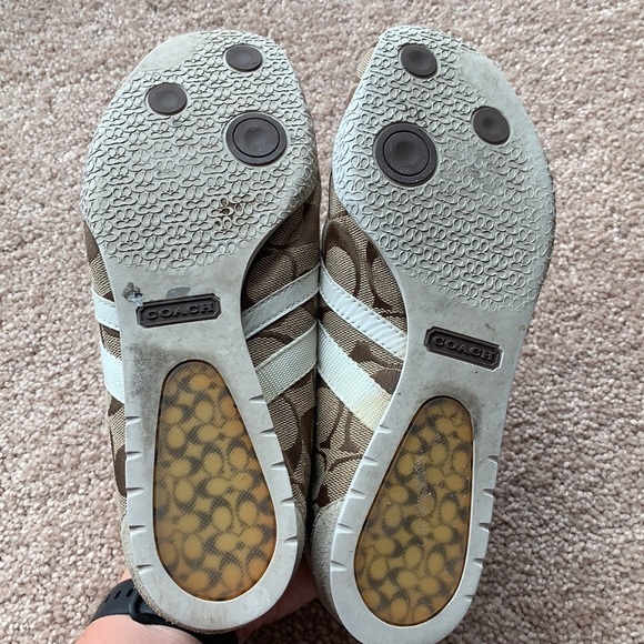 Coach Katelyn size 7 tan sneakers - Picture 5 of 8